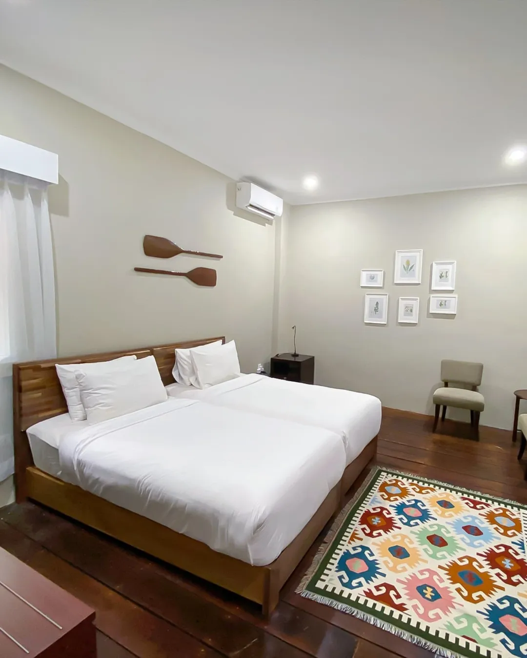 Club Room King Bed