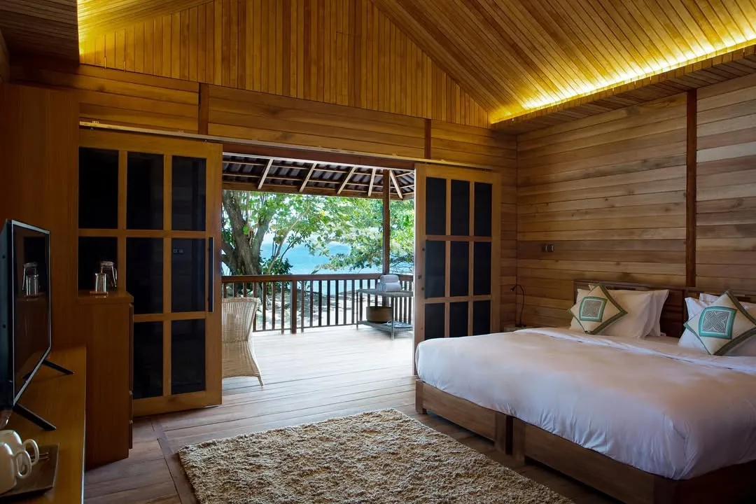 Lower Bungalow Bedroom Detail